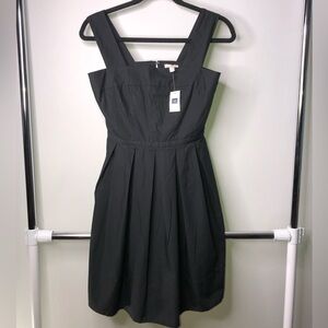 GAP Black Fit & Flare  Sleeveless Size 0 Mini Dress